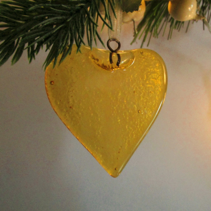 Decorazione natalizia a forma di cuore giallo